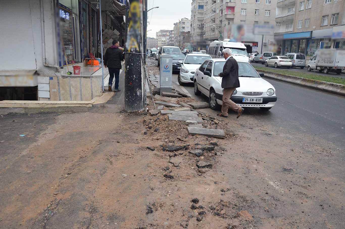 "Yarım bırakılmış hizmet istemiyoruz" "Yarım bırakılmış hizmet istemiyoruz"